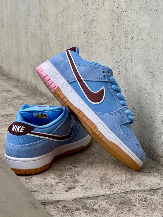 Nike SB Dunk Low - "Philadelphia Phillies"