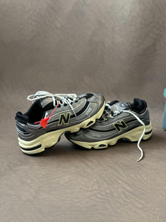 New Balance 1000 - Silver