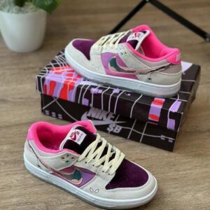 Nike SB Dunk Low "Spider Gwen"