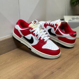 Nike Dunk Low - Chicago Split