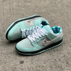 Nike SB Dunk Low - Tiffany Lobster