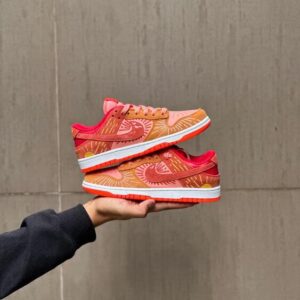 Nike SB Dunk Low - Winter Solstice