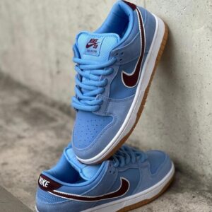 Nike SB Dunk Low - Philadelphia Phillies