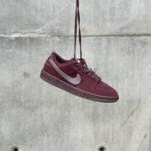 Nike SB Dunk Low Retro PRM - Burgundy Crush
