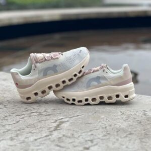 On Cloudmonster - Frost / Wash