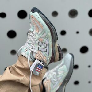 New Balance 1906 - Clay Ash Licorice