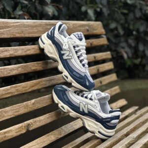 New Balance 1000 - White / Navy